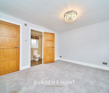 4 bedroom detached house to rent - Photo 2