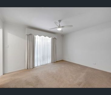 Style, Space & Executive Comfort in a Peaceful Highbury Setting - Photo 1