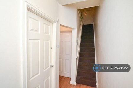 4 bedroom terraced house to rent - Photo 3