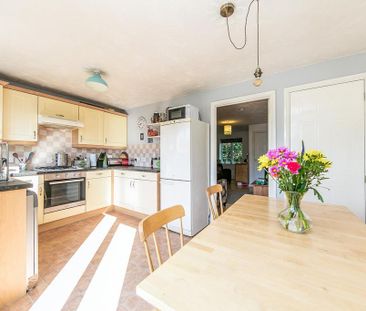 3 bedroom terraced house to rent - Photo 3