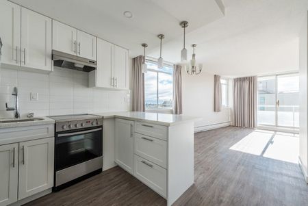 Park Towers - Photo 5