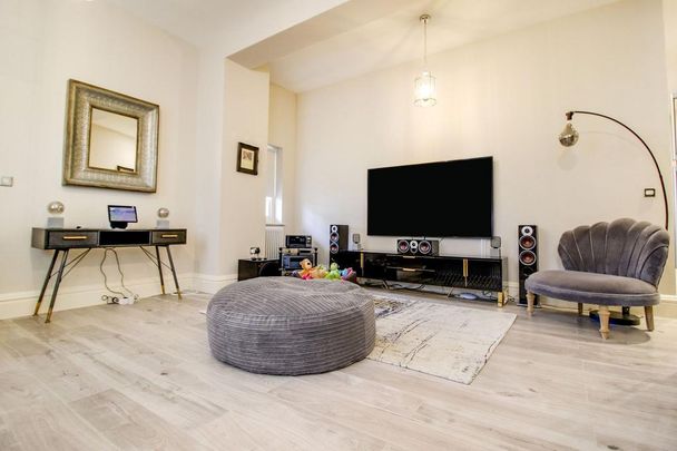 2 bedroom maisonette to rent - Photo 1