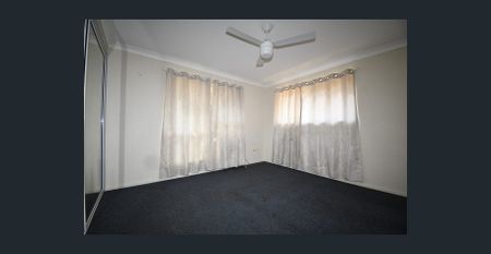 Charming Family Home in Gracemere Awaits! - Photo 4