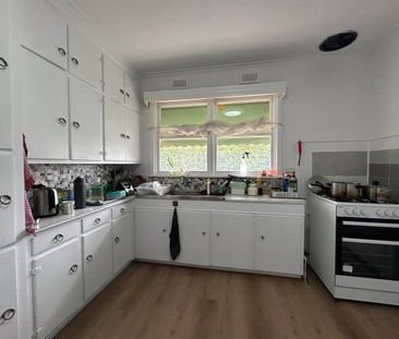 7 Charlton Crescent, Reservoir, Vic 3073 - Photo 4