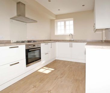 2 bedroom terraced house to rent - Photo 4
