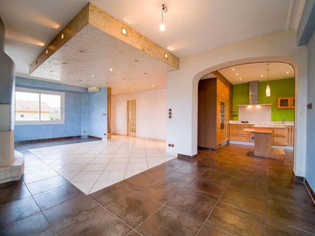 Location Appartement 5 pièces 164m² - Photo 2