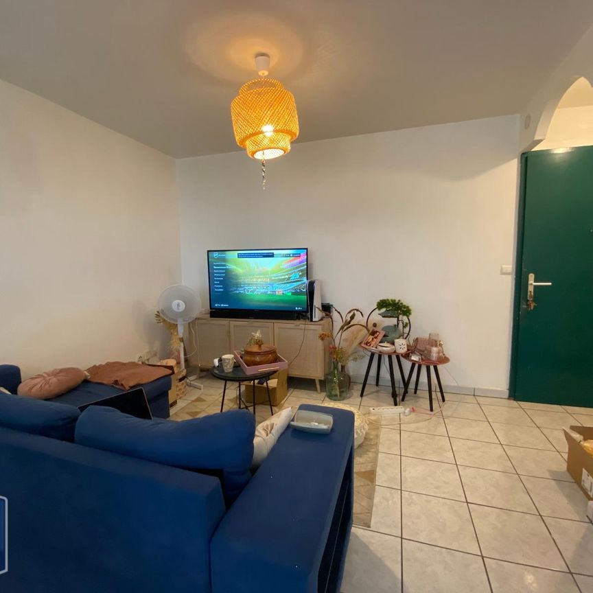 Location Appartement 2 pièces 46m² ST DENIS 97400 - Photo 1