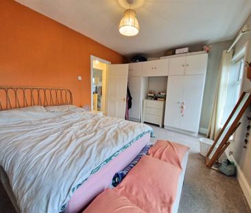 2 Bedroom Terraced To Let - Photo 3