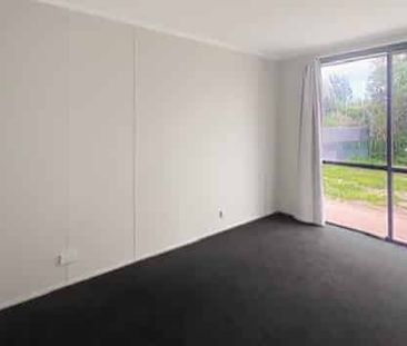 TREE BEDROOM RENOVATED RELOCATED BEAUTY - Photo 4