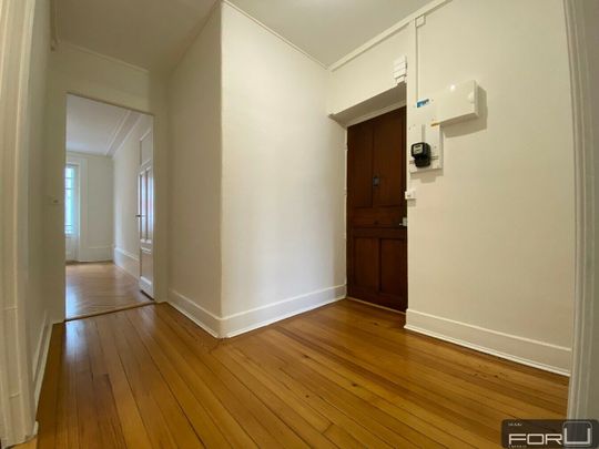 Very nice 3 room apartment renovated in old style with balcony in the Servette - Foto 1