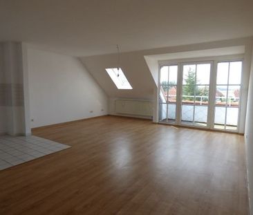 Gerwisch: Helle, groÃzÃ¼gige 2-Zimmer-DG-Wohnung mit Design-Belag ... - Photo 3