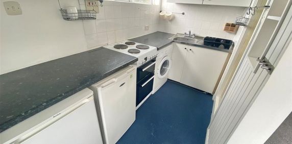 Studio to rent - Photo 2