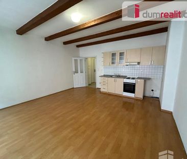 Pronájem bytu 1+kk a garsoniéry 35 m² - Fotografie 5