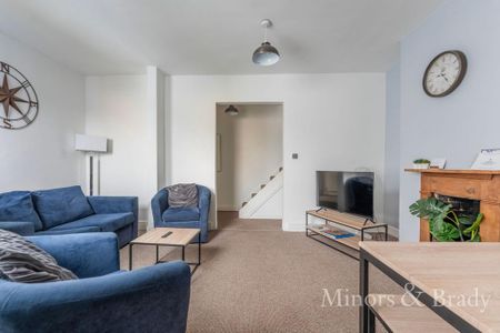 2 bedroom flat to rent - Photo 2