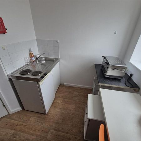 Studio to rent - Photo 3