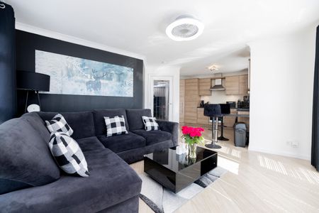 3 bedroom apartment to rent - Photo 2