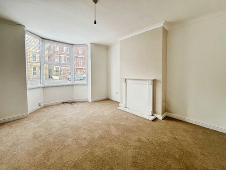 2 bedroom Flat To Let - Photo 4