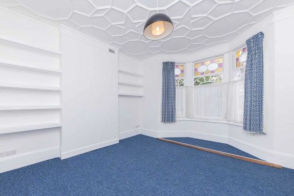 Devonport Road, Shepherds Bush, W12 - Photo 1