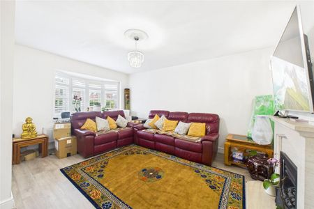 3 bedroom semi-detached house to rent - Photo 3