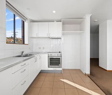 Convenient 1-Bed Apartment in Moonah - Photo 4