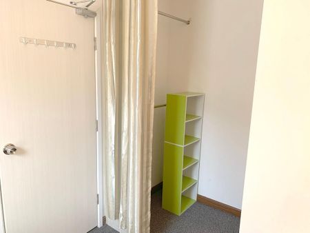 5 bedroom flat to rent - Photo 2
