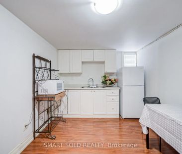 213 Maplehurst Avenue #Lower A - Photo 4