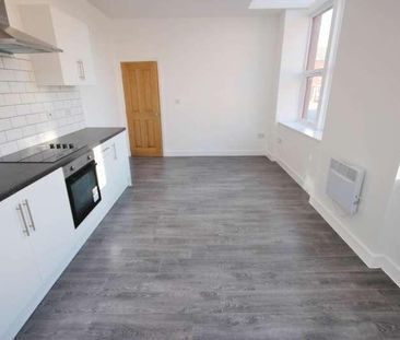 Railway Road, Leigh, WN7 - Photo 3