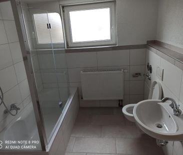 Schöne 4 Zimmer DG-Whg mit großem Balkon - Foto 1