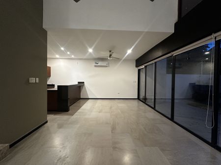 Townhouse con alberca privada, sin muebles, zona norte. - Photo 2