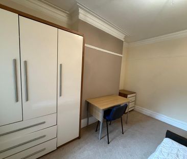 1 bedroom in a house share to rent - Photo 6