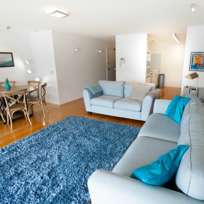 Spacious 2 bedroom apartment with views over Wellington's Waitangi Park and Oriental Parade - Photo 1