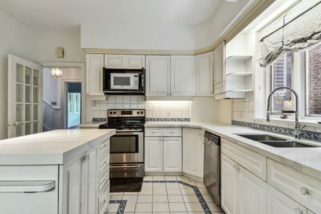 106 Douglas Dr, ON, CA, Toronto - Photo 3