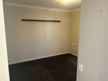 Spacious 2 Bedroom Villa in Quiet Location - Photo 3