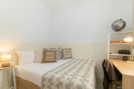 Carrer de Padilla, Barcelona, Catalonia 08025 - Photo 3