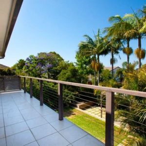 Charming Three-Bedroom Unit in Tranquil Yet Convenient Location - Photo 2