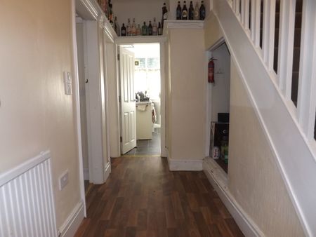 Farrar Road, Bangor, Gwynedd, LL57 - Photo 3