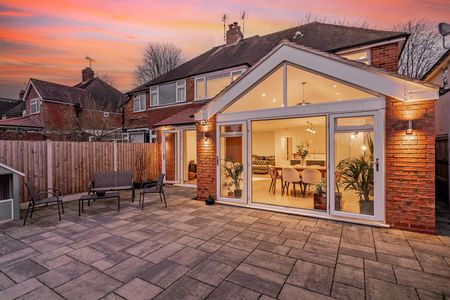 4 bed semi-detached house to rent in Kingswood Close, Lapworth, Solihull - Photo 4