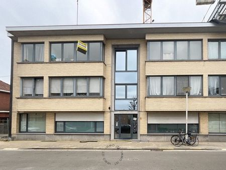 In het centrum gelegen appartement nabij het station met twee slaapkamers - Photo 4