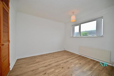 74 Downshire Road, Carrickfergus, BT38 7LD - Photo 4