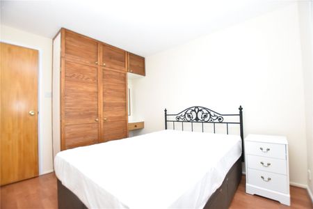 Coe Avenue, London, SE25 - Photo 3