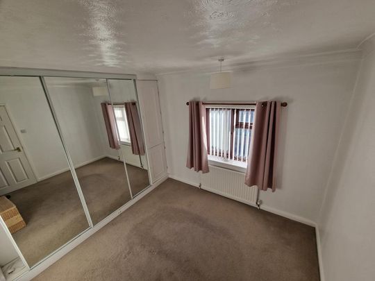 3 bedroom semi-detached house to rent - Photo 1