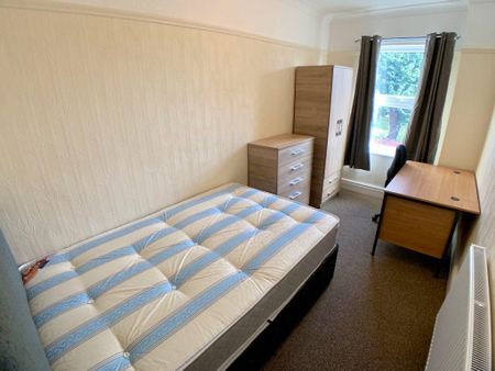 3 bedroom terraced house to rent - Photo 5