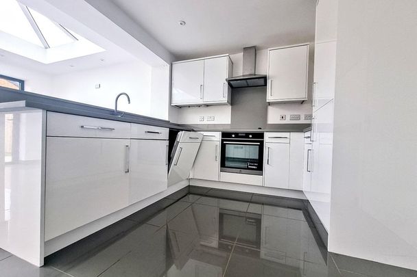 Heol Y Parc, Llanilid, PONTYCLUN - Photo 1