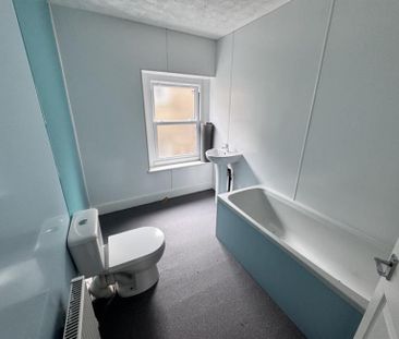 2 Bedroom Apartment To Let - Photo 2