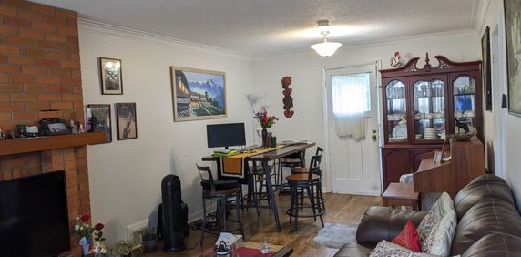 Yonge and Finch East Three Bedroom and 1.5 Bathrooms - Photo 2