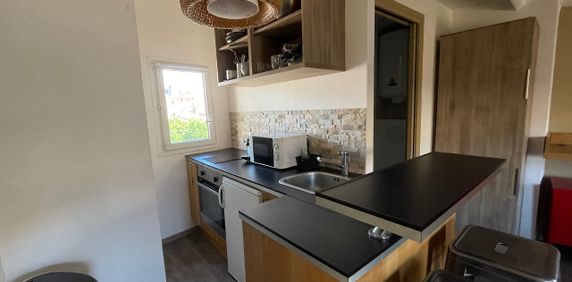 A LOUER - AIX EN PROVENCE - BEAU STUDIO ENTIÈREMENT MEUBLE - 14 m² - Photo 2