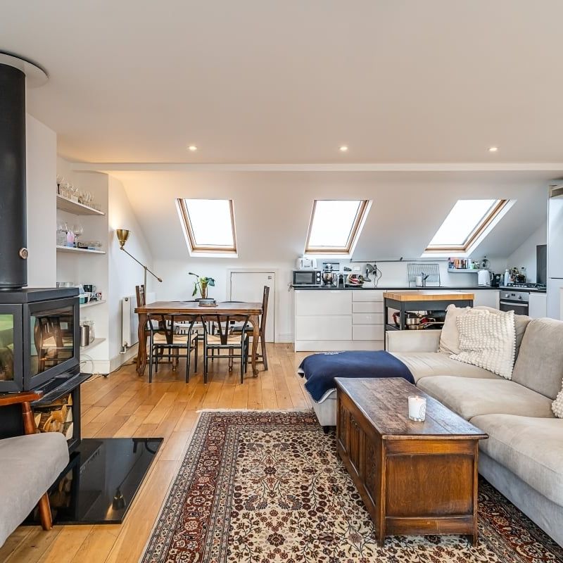 3 bedroom flat to rent - Photo 1