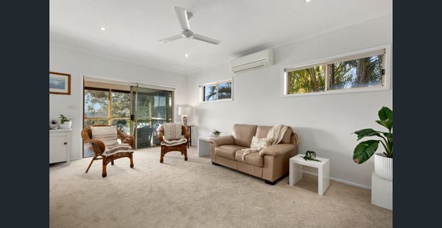 4 Bedroom Home - short term lease - Photo 1