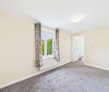 2 bedroom ground floor flat to rent - Photo 2