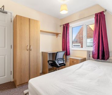 6 bedroom semi-detached house to rent - Photo 2